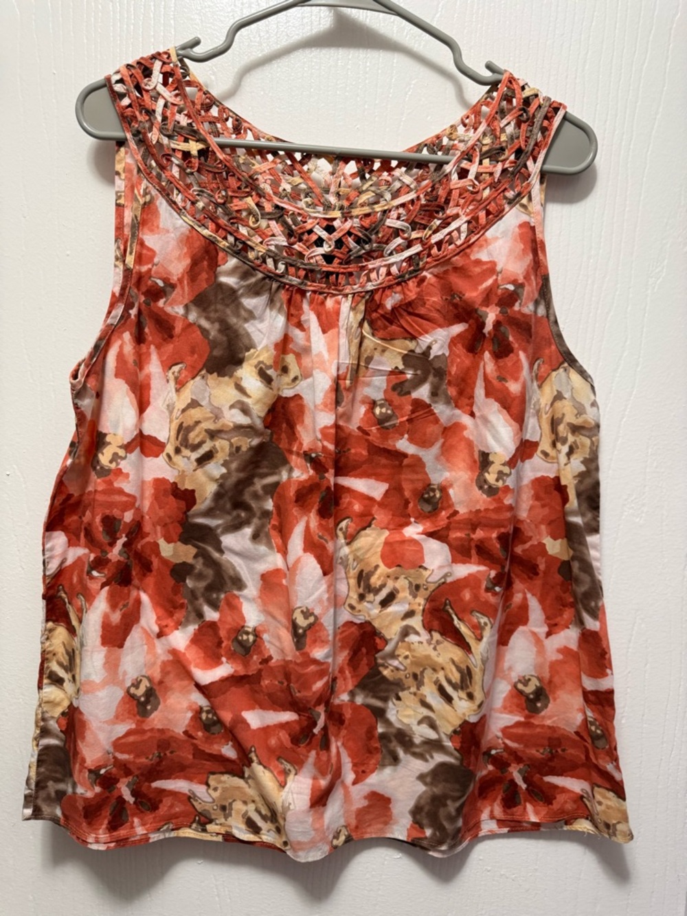 Dana Buchman Floral Sleeveless Blouse Lattice Neckline Lightweight Size Large